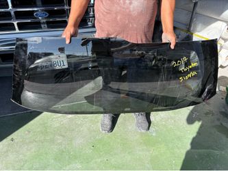 Toyota sienna back glass