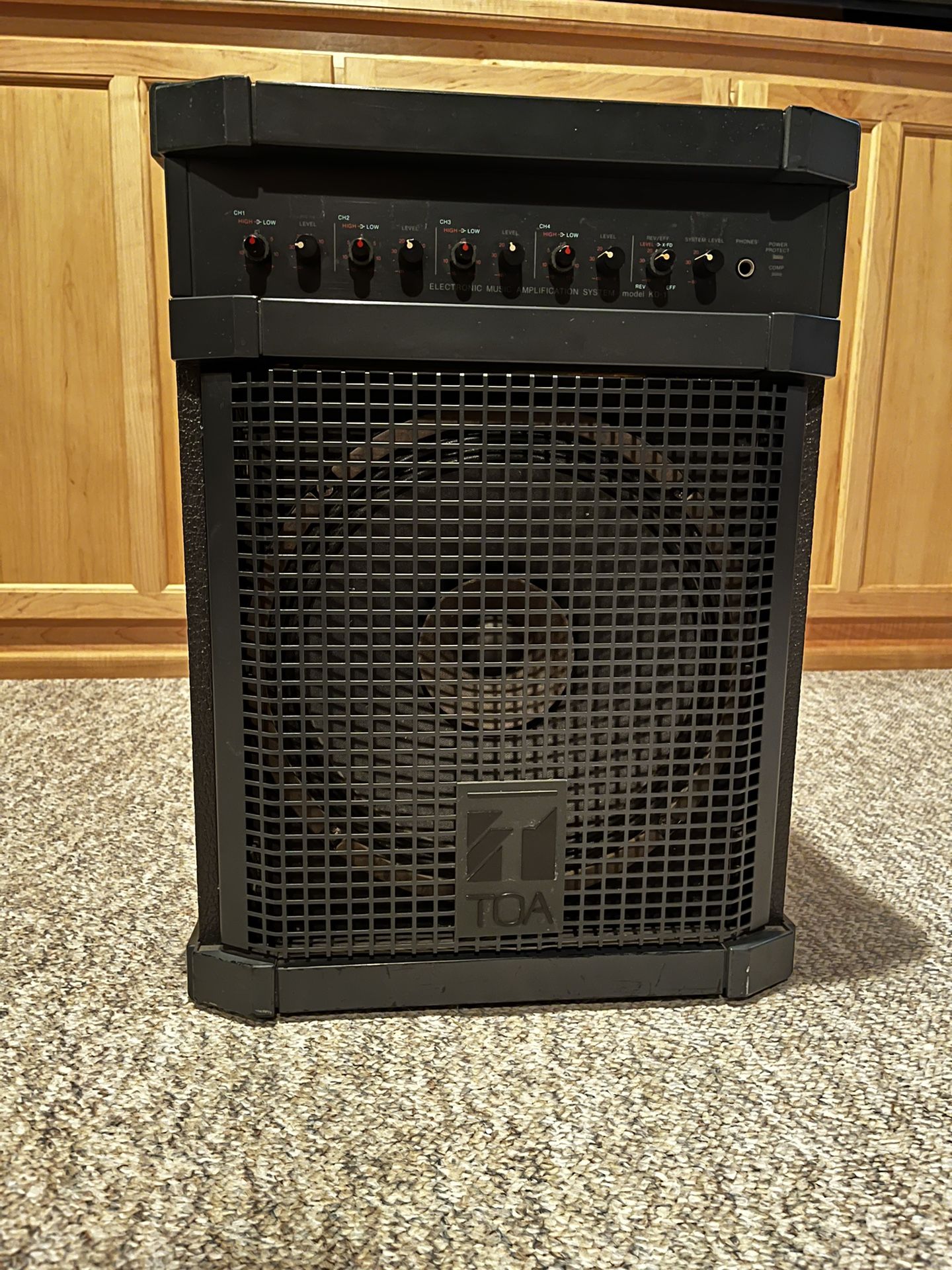 TOA KD-1 4 Channel Keyboard/PA Amplifier
