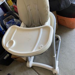 High Chair 15$