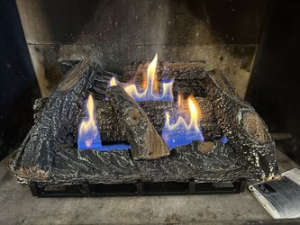 **!PRICE REDUCED!** Fireplace Gas Log Set 24”