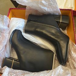Tory Burch Leather Ankle Boots Size 7