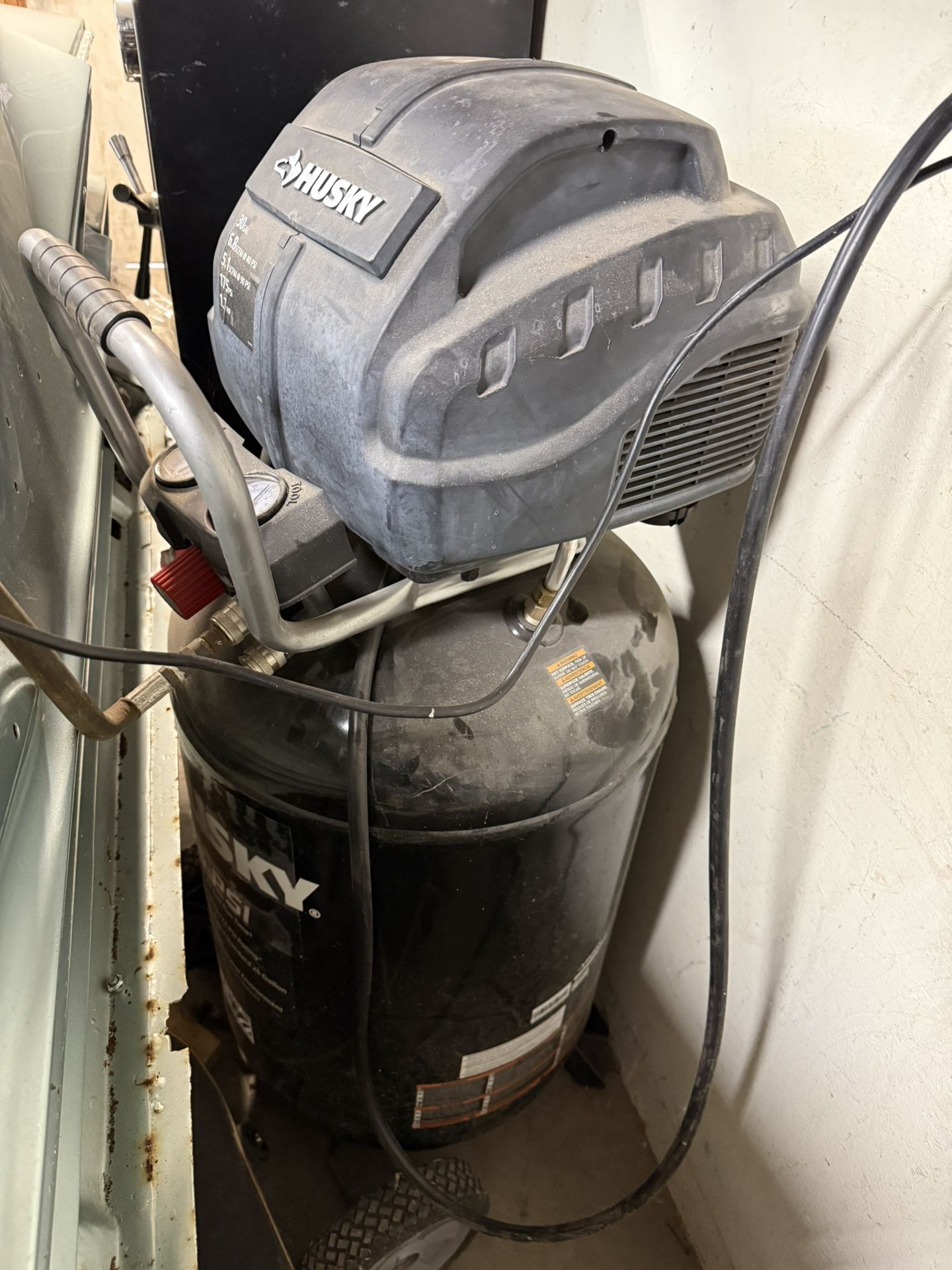 Air compressor Husky 30 gal 175 Psi