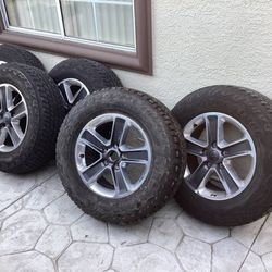 Jeep wranglers and gladiator Wheels With Tires