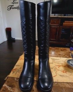 Tory Burch Leather Boots ,Size 7.5 M .excellent  Condition .👍✨️