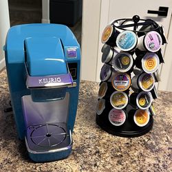 Keurig brewer w/ pod stand