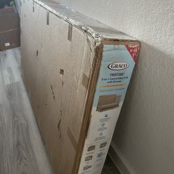 Graco Brand 5 In 1 Baby Crib 