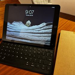 Brand New iPad 9th Gen With Apple Keyboard 256GB