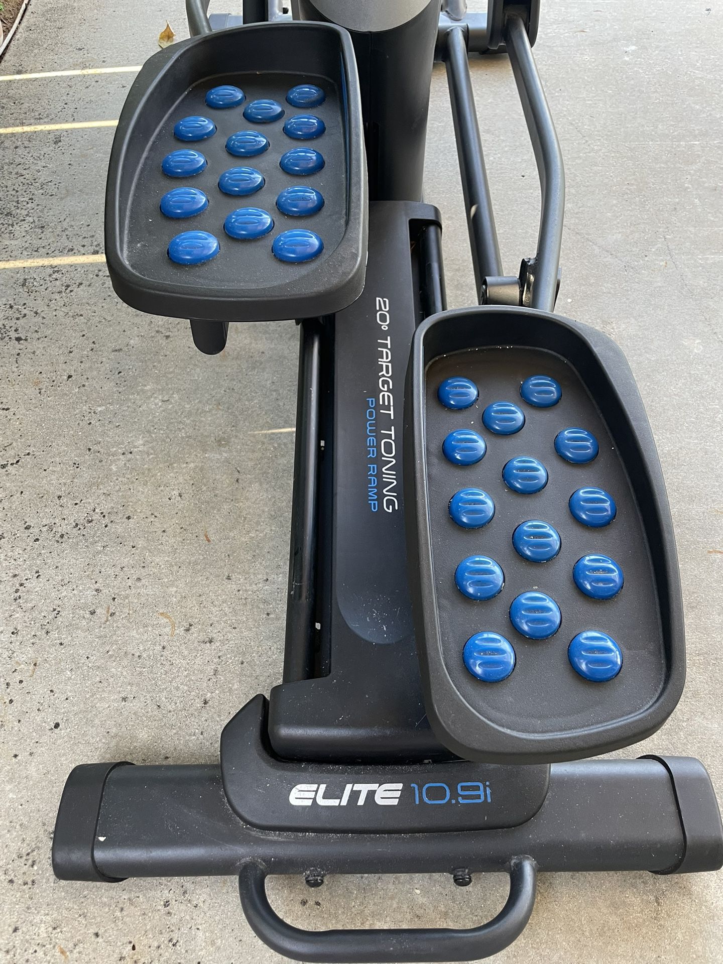 NordicTrack 20 Degree Target Toning power RAMP Elliptical for Sale in