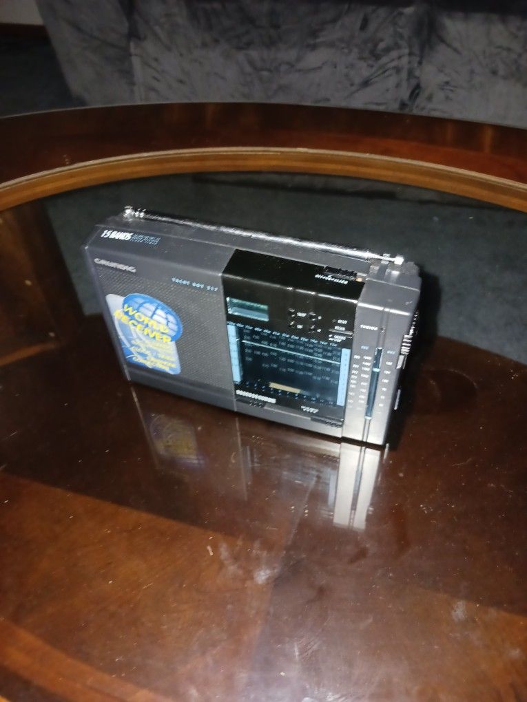 Grundig Yacht Boy 217 Radio.