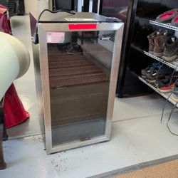 Danby Beverage Cooler - Model DBC120BLS