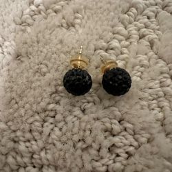 Black sparkly stud earrings