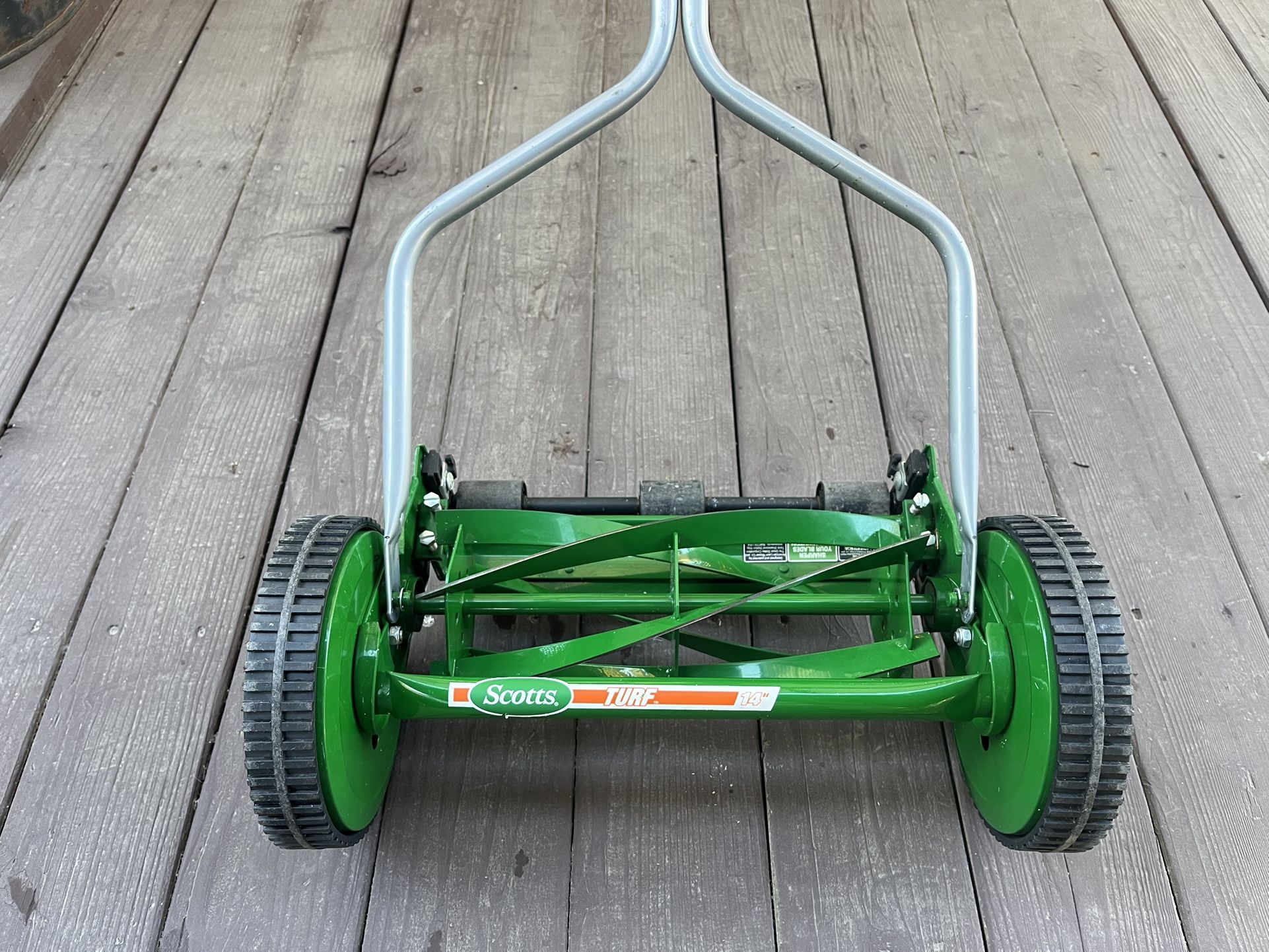 Scott’s 14” Manual Lawn Mower