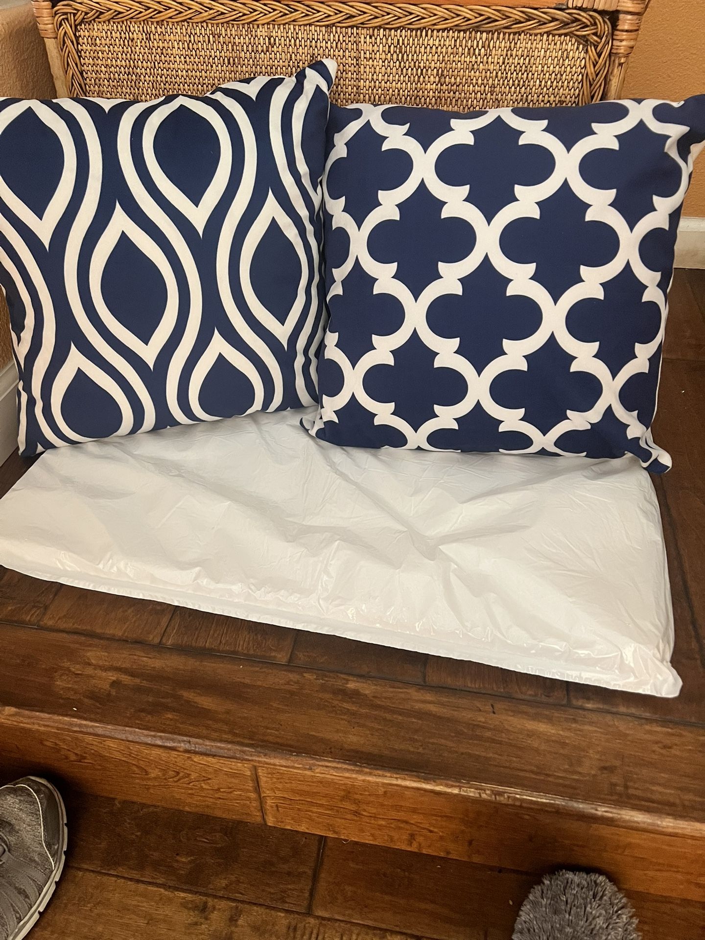 Enhance your home decor with this stylish navy and white decorative pillow set with removable covers. Perfect for adding a touch of elegance to any ro