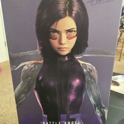 Alita Battle Angel 1/6th scale display figure by Hot Toys