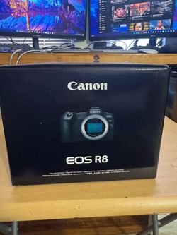 Canon Eos R8 Mirrorless Camera