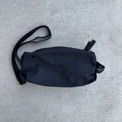 lululemon Fast Track Bag Black Zip Adjustable Strap 2 Pockets