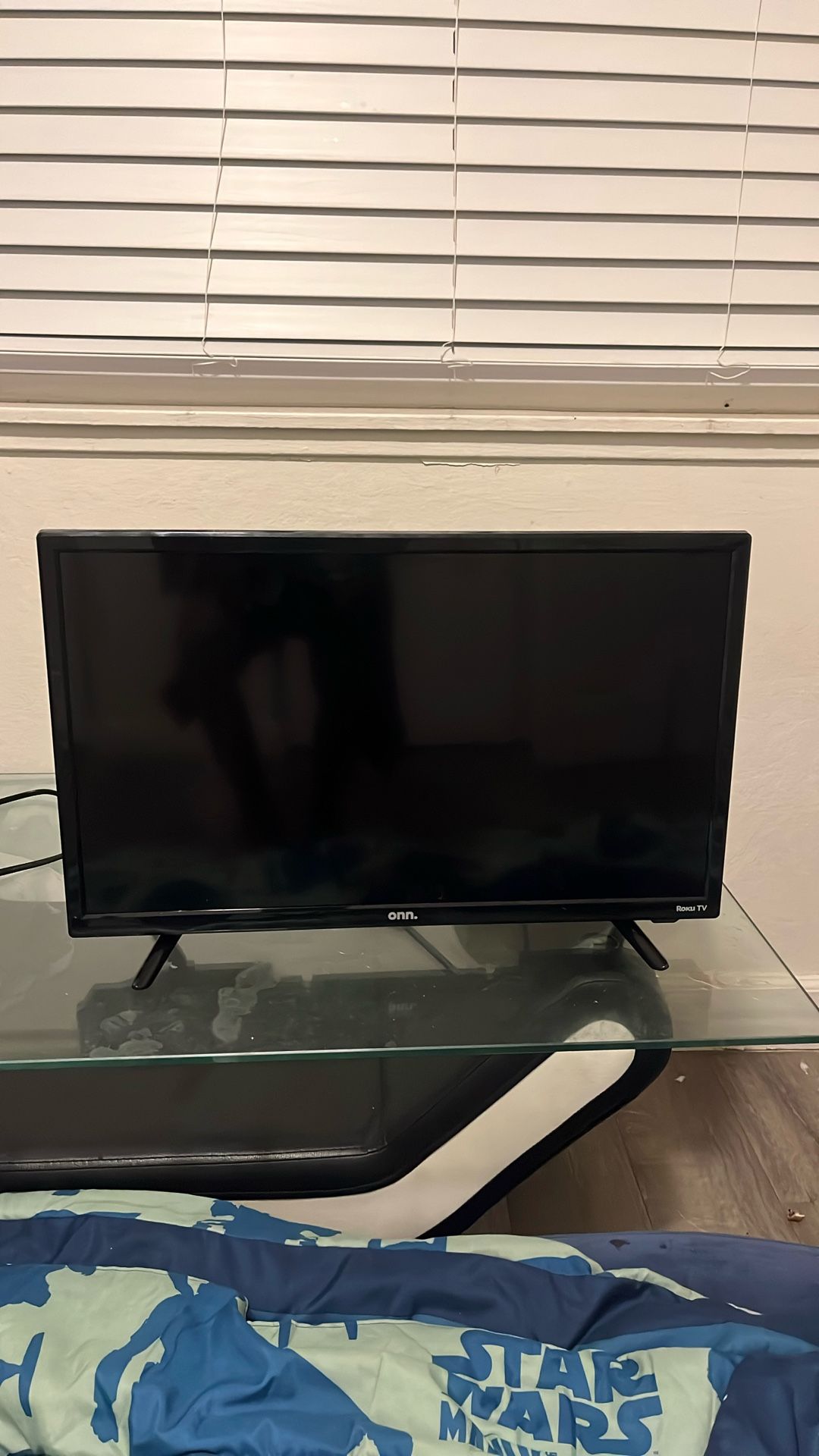 Smart TV “24 “ Inch Roku Brand New