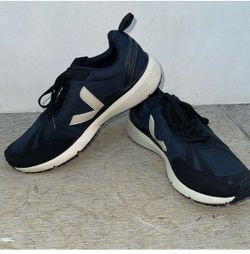 Men’s VEJA shoes