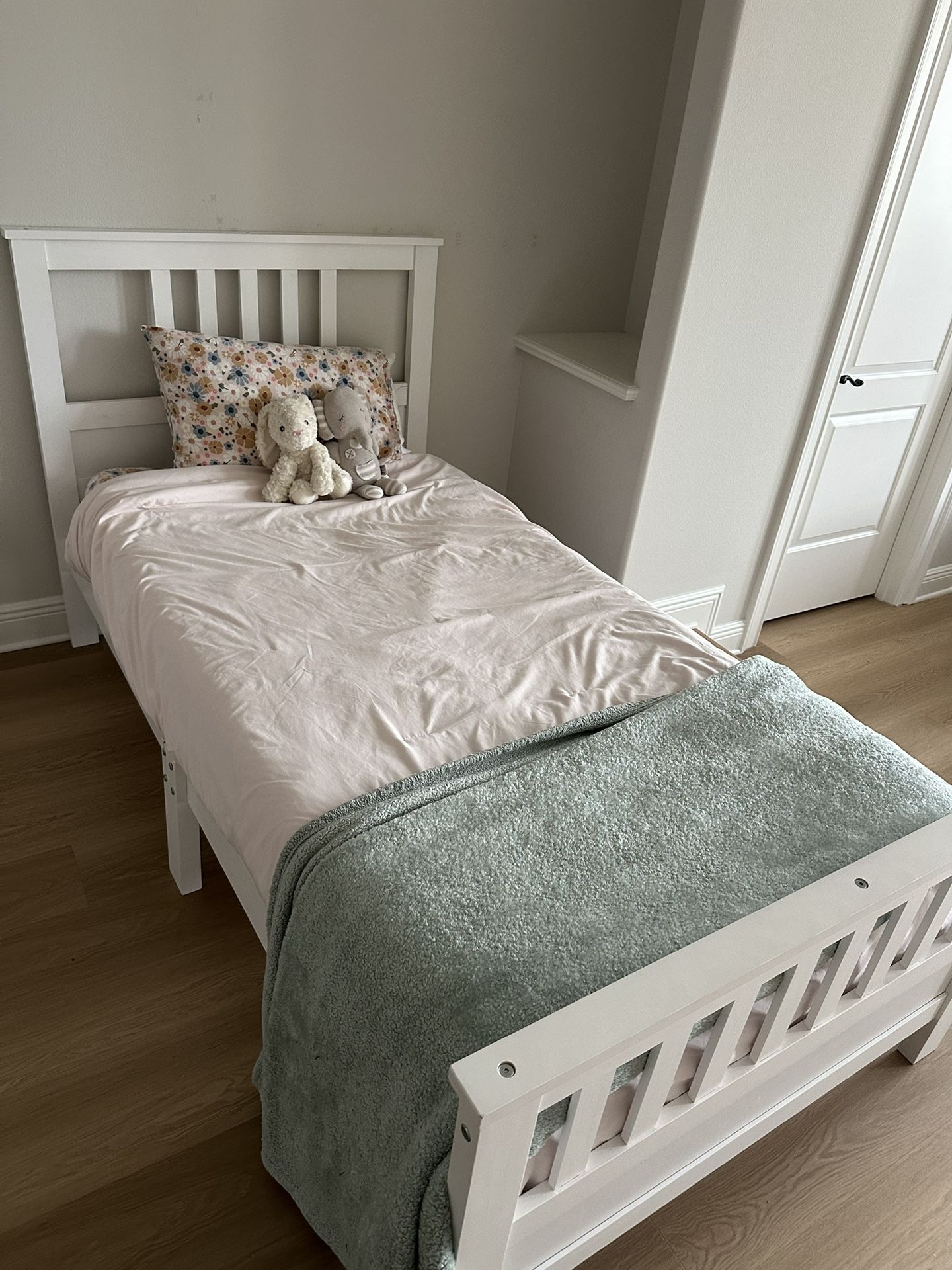 Twin White Bed Frame : MATTRESS NOT INCLUDED
