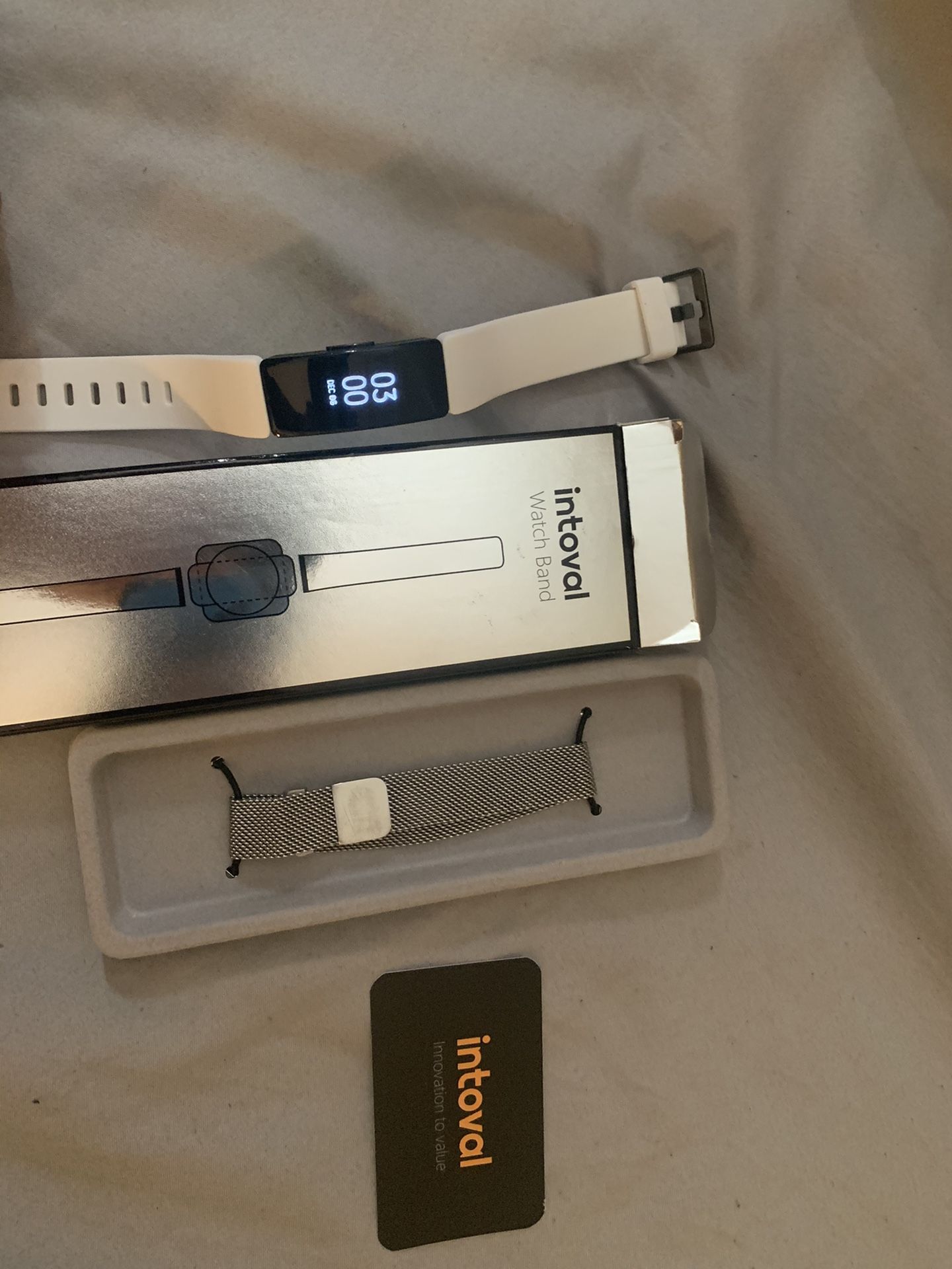 Fitbit Inspire HR (Barely used, With a magnetic stainless steel strap)