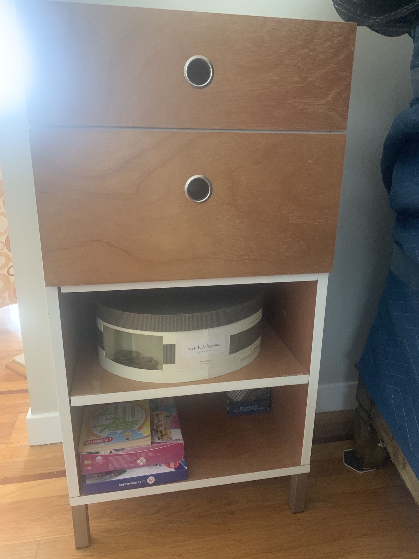 Dresser- organizer