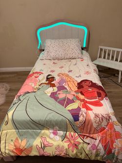 Kids Twin Bed with mattress