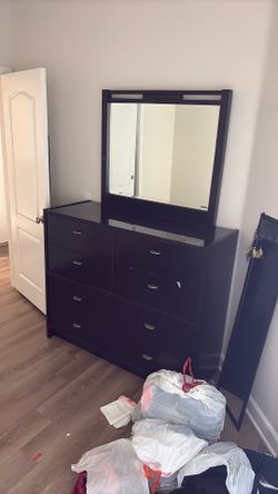 6 Drawer Dresser W Mirror 