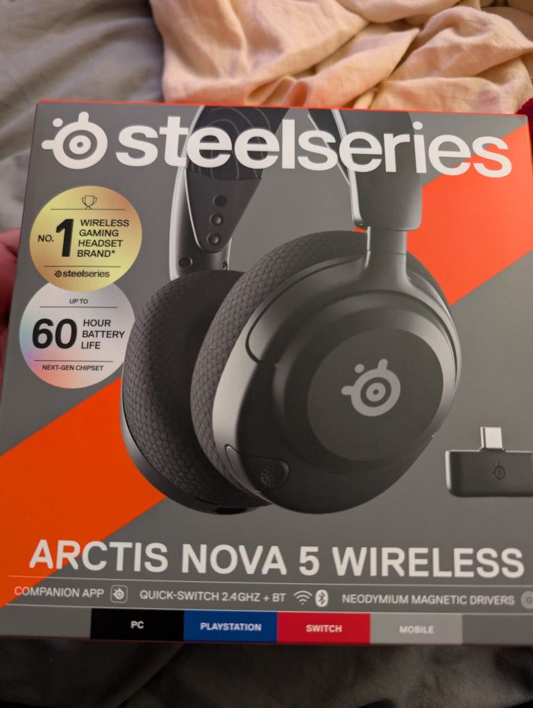 SteelSeries Arctis Nova 5