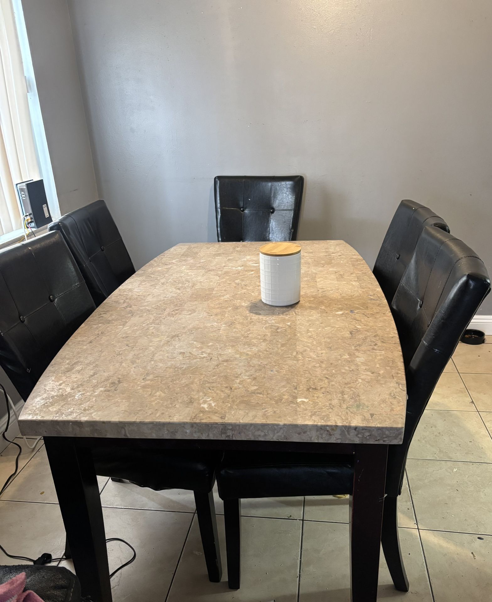 Dining Table /comedor