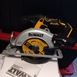 Dewalt 20v Cordless Circular Saw Brushless Tool Only 