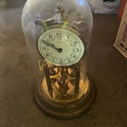 (Not Free Make Offer) Clocks