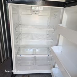 $200 OBO Frigidaire fridge nearly new (5 months)