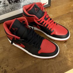 Jordan 1 Mid