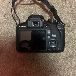 Canon Eos Rebel T7( Camera comes with 2 lenses)