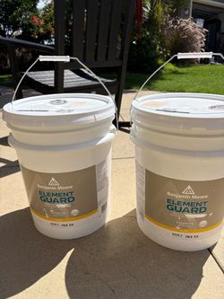 Benjamin Moore Element Guard Exterior Paint 5-Gallon x2