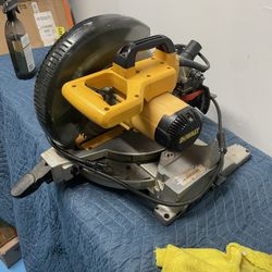 DeWalt DW713 10” compound miter saw