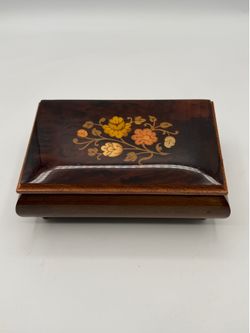 VINTAGE WOOD JEWELRY TRINKET MUSIC BOX MADE IN ITALY INLAID