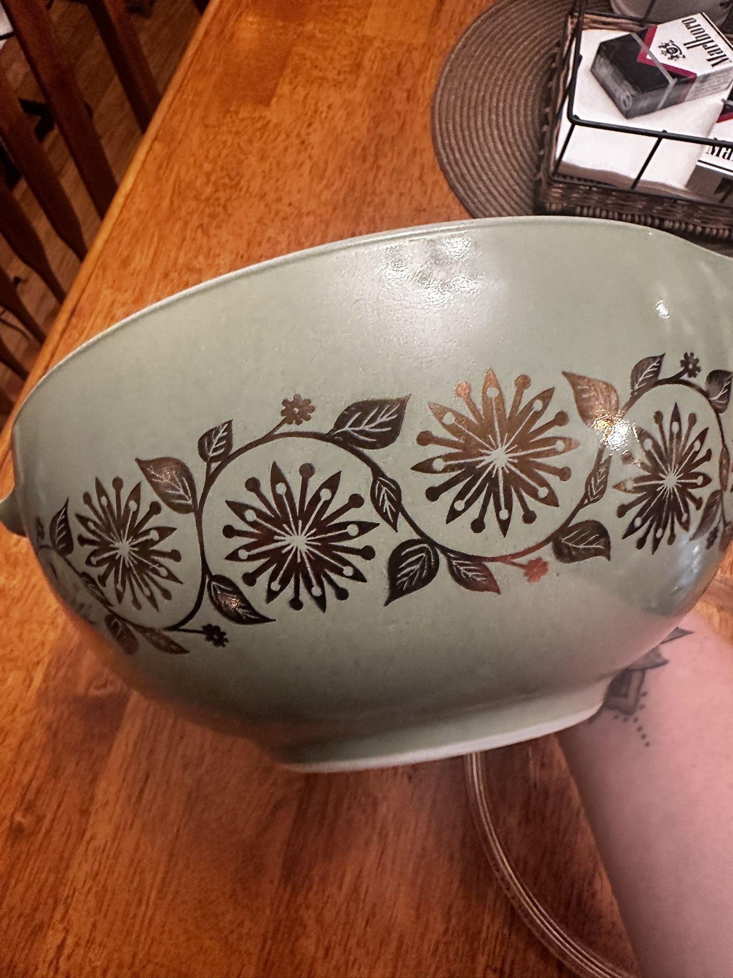 Vintage 1962 Pyrex With Lid - Sage Green And Gold