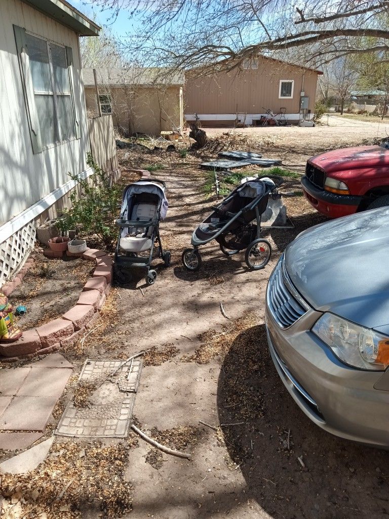 2 Strollers Bundle Asking $25