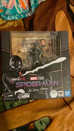 shf black suit, Spider-Man