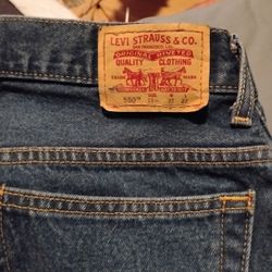 Almost New Levis 32/27