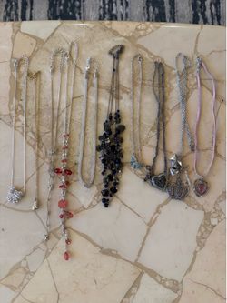 10 vintage necklaces