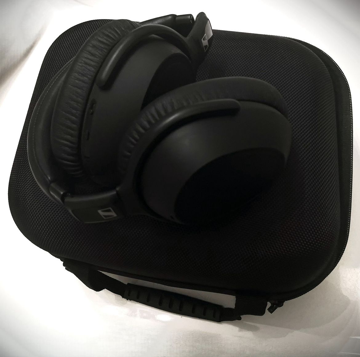 Sennheiser PXC 550-II wireless headphones