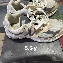 New balance size 7.5 women both for 100