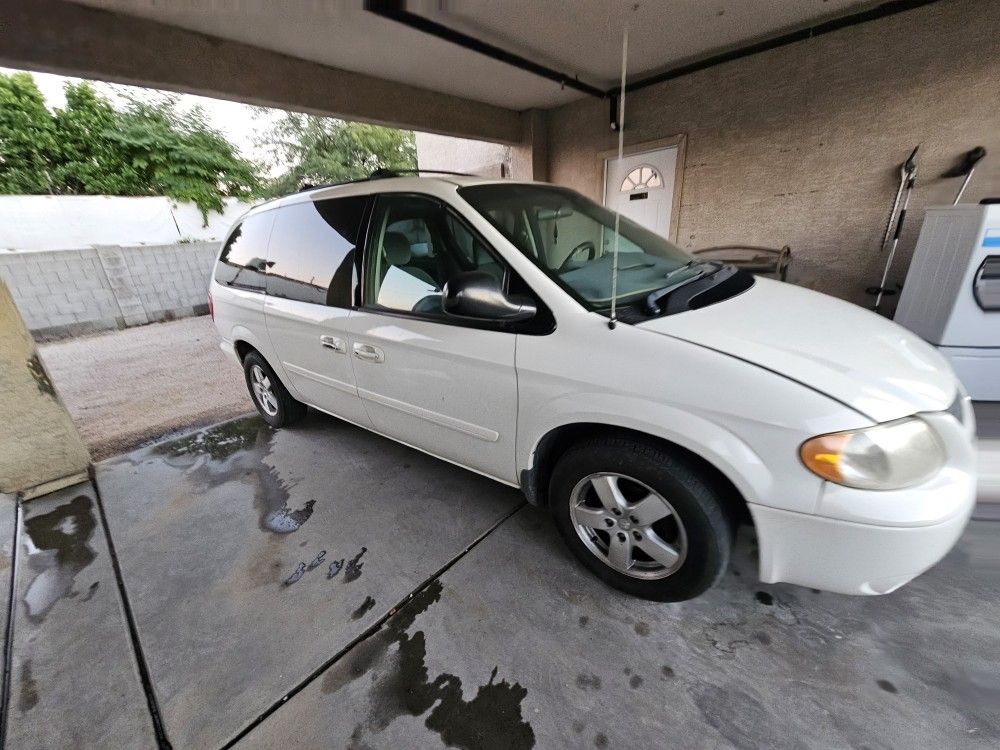 2005 Dodge Grand Caravan