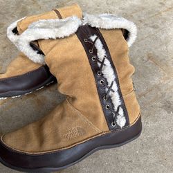North Face Women’s Snow Boot 8.5