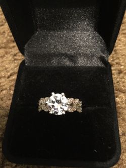 Women's 925 sterling silver cubic zirconia wedding engagement ring / size 8