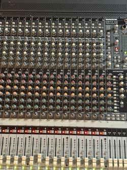 Mackie Onyx 1640 16-Channel, 4-Bus Analog Recording Mixer Mackie