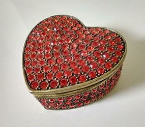 Metal ring box w/Swarovski crystal 