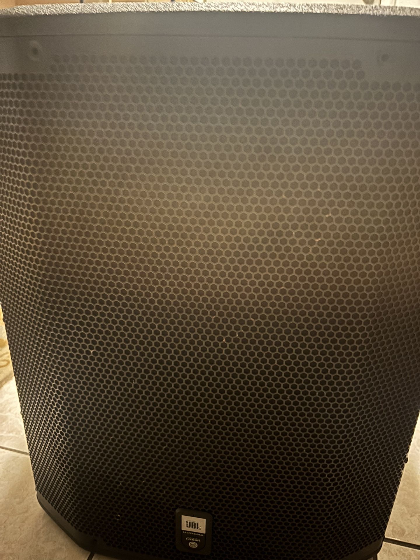 JBL 618s Powered Subwoofer Speaker